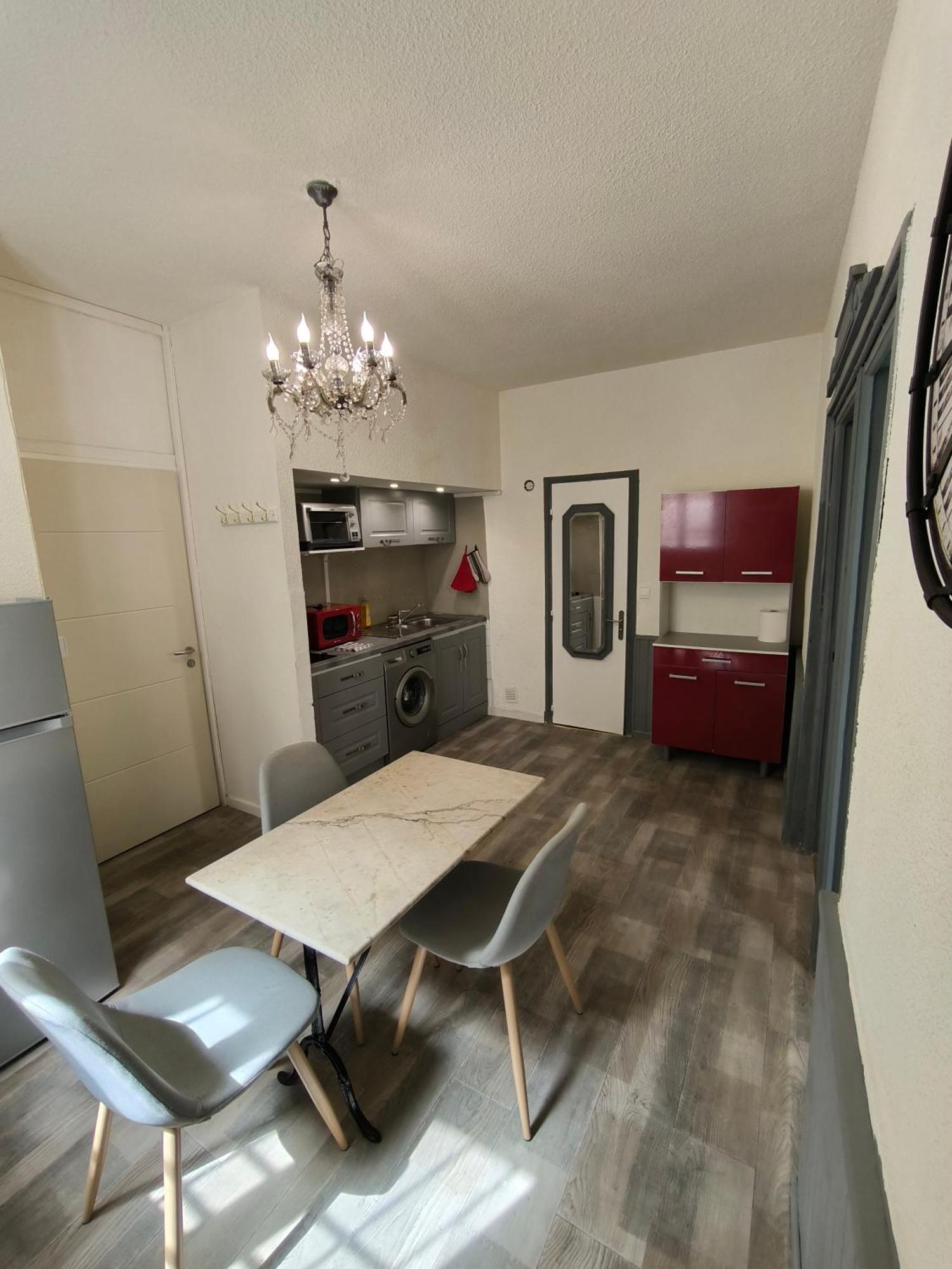 Appartement Chaleureux Dans Le Centre De Béziers Exteriér fotografie