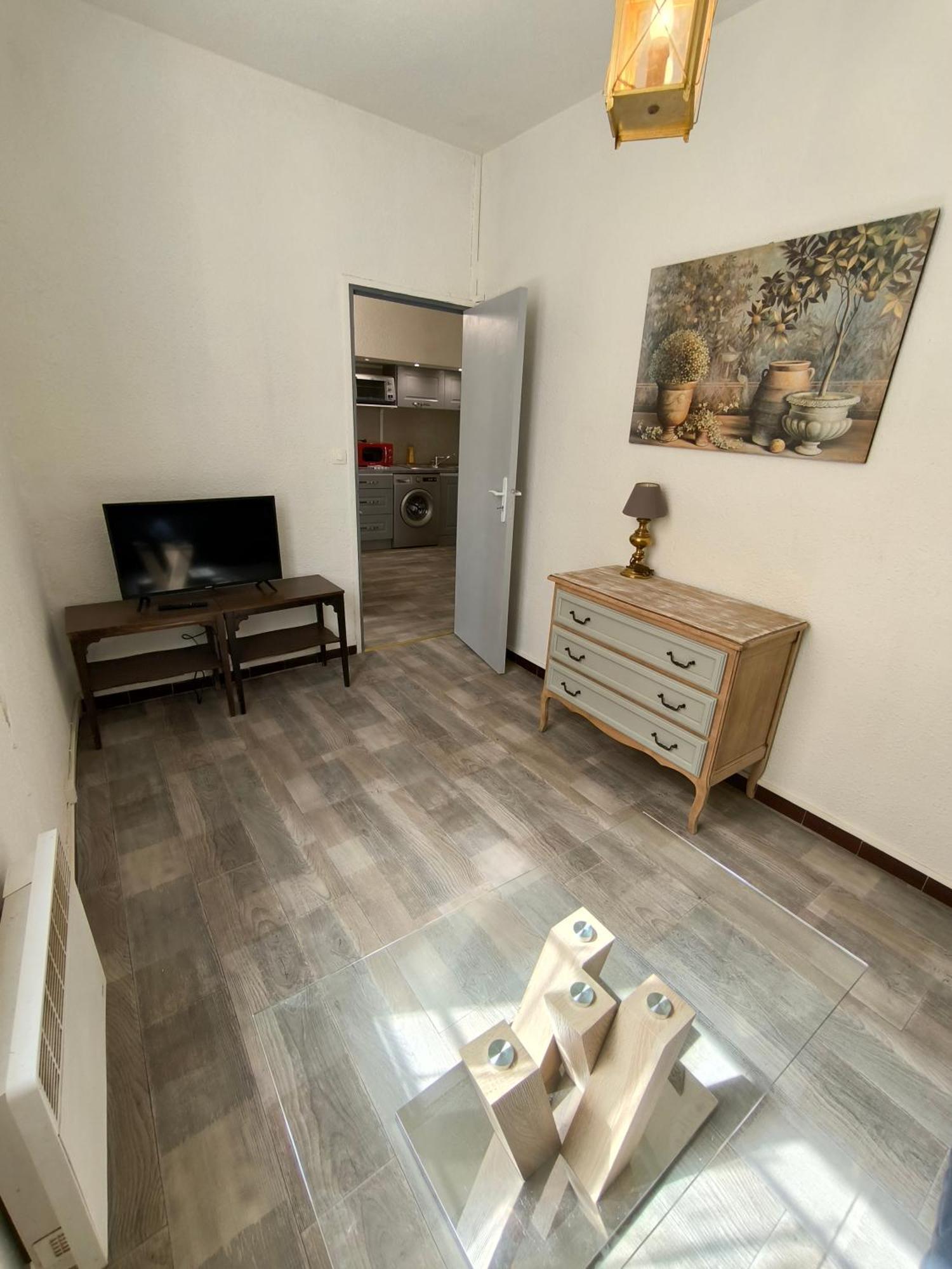 Appartement Chaleureux Dans Le Centre De Béziers Exteriér fotografie
